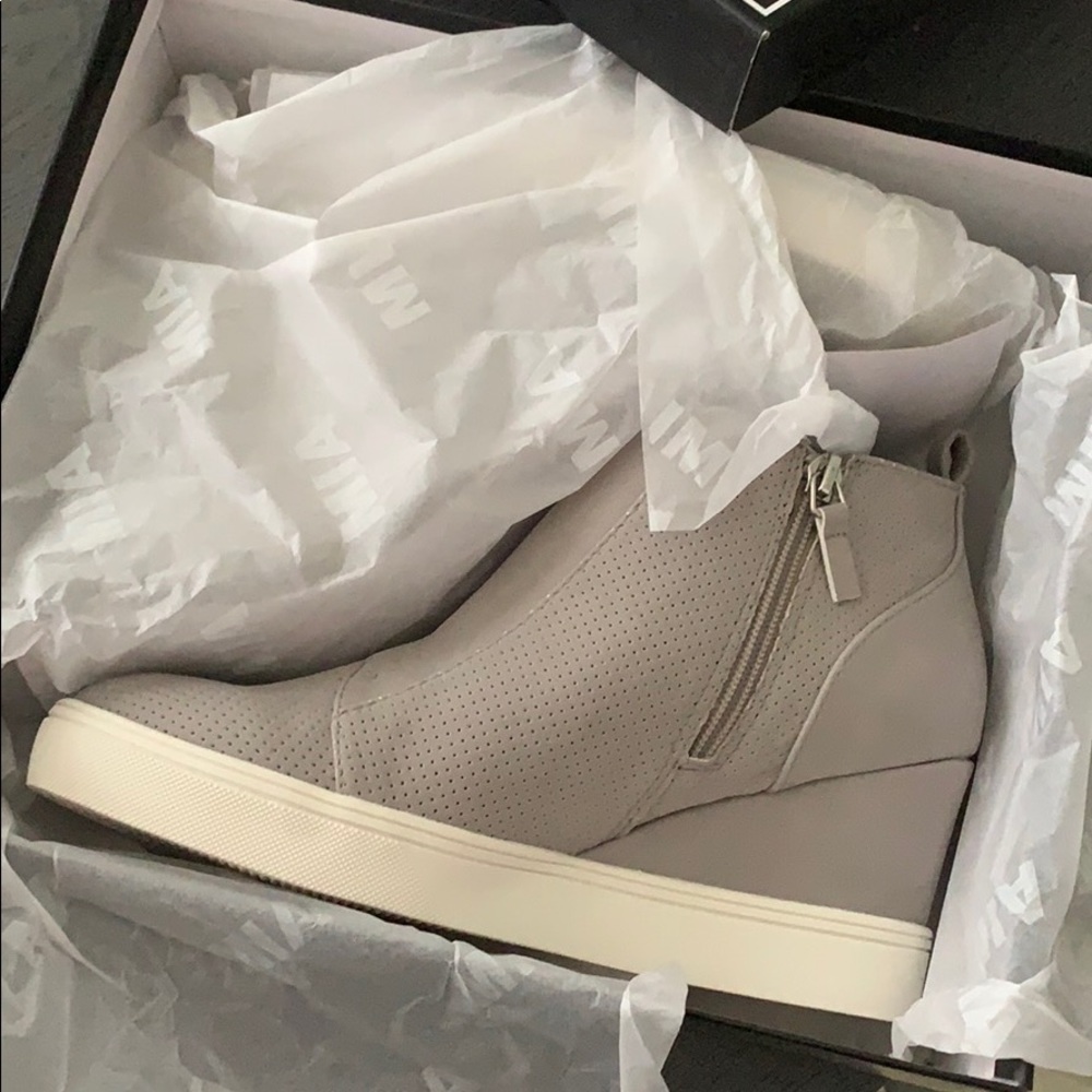 Sneaker Wedge